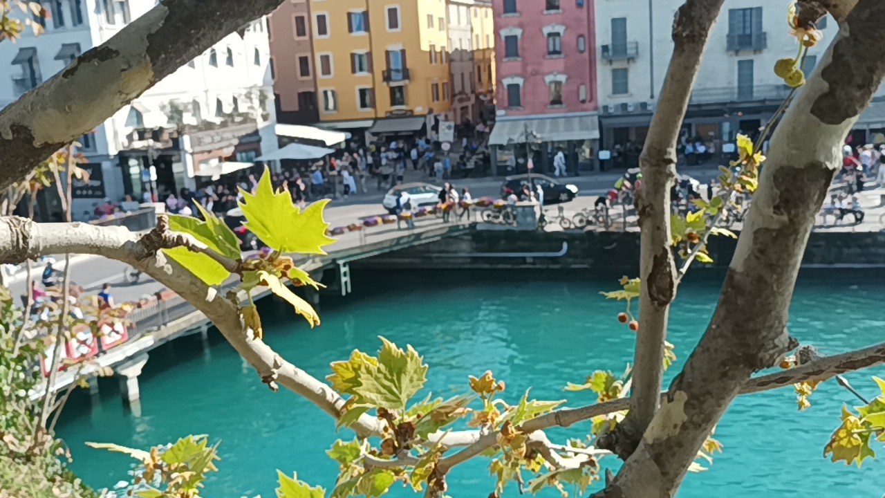 centro-storico-di-peschiera-del-garda-visto-dalle-mura-storiche-2026